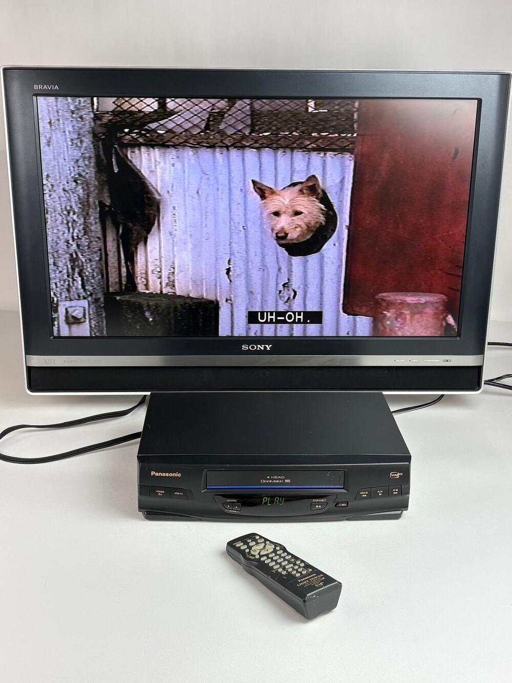 2000 Panasonic PV-V4020 4 Head OmniVision VHS Player VCR with Light Tower Remote